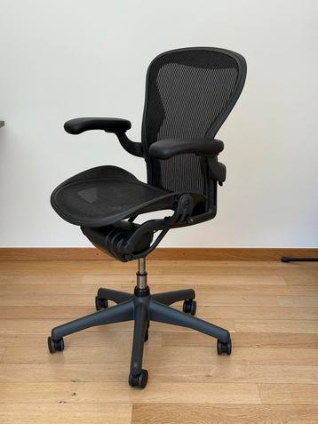 Annonce 1 : Herman Miller Aeron B – Noire – Très bon état beschikbaar voor biedingen