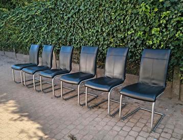 Prachtige Nieuwstaat Vintage Design Stoelen H & H Te Koop  beschikbaar voor biedingen