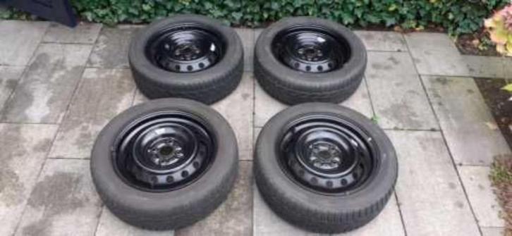 Winterbanden Toyo 185 x 55 x 15 inch M+S Sneeuwvlok, Auto-onderdelen, Banden en Velgen, Band(en), Winterbanden, 15 inch, 185 mm