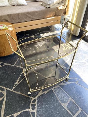 Butler tafel op wieltjes met glas en messing kleurig metaal beschikbaar voor biedingen