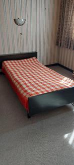 1 persoonsbed resort en kleerkast, Ophalen