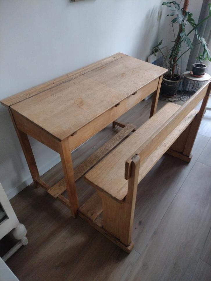 Oude lessenaar met bankje, Huis en Inrichting, Bureaus, Gebruikt, Bureau, Ophalen