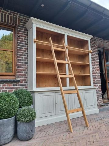 Massief houten boekenkast/bibliotheekkast GRATIS LEVERING  beschikbaar voor biedingen