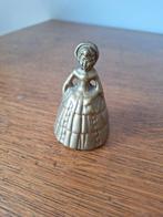 Bronzen tafelbel, Ophalen
