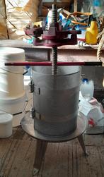 Pressoir inox, Ophalen