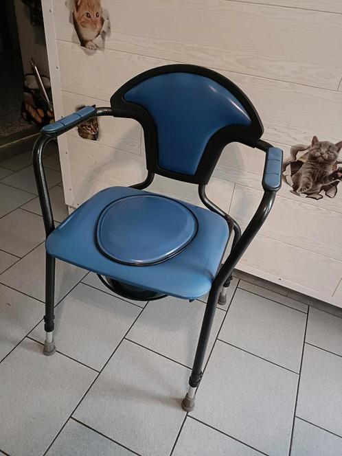 Chaise percée avec seau hygiénique 4 pieds réglables 53cm, Divers, Matériel Infirmier, Enlèvement