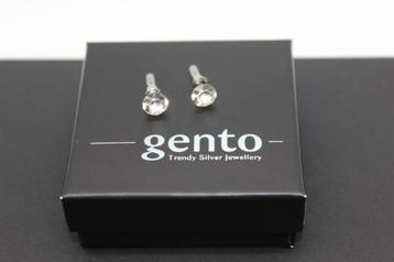Gento Oorstekers gerhodineerd 925 zilver met Zirconia 8 mm beschikbaar voor biedingen