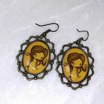 oorbellen hangers vintage met camé meisje, Handtassen en Accessoires, Oorbellen, Overige materialen, Hangers, Bruin, Verzenden