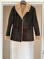 Korte damesjas in mouton retourné, Ophalen, Zo goed als nieuw, Maat 38/40 (M), Bruin