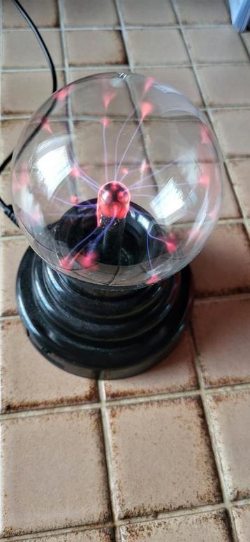 Kleine plasmalamp, Evora,  beschikbaar voor biedingen