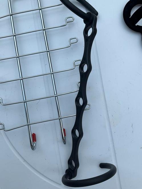 Nieuwe kapstokken voor riemen en dassen., Kleding | Heren, Riemen en Ceintuurs, Nieuw, Ophalen