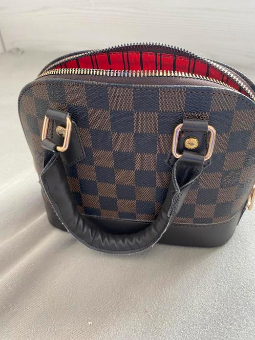 Alma bag louis vuttion, Handtassen en Accessoires, Tassen | Damestassen, Zo goed als nieuw, Handtas, Ophalen