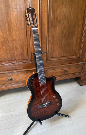 CORDOBA STAGE EDGE BURST (NYLON STRING), Enlèvement, Comme neuf, Semi-acoustique, 6 cordes