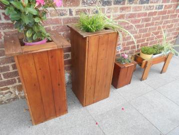 PLUSIEURS MODELES DE JARDINIERES EN BOIS beschikbaar voor biedingen