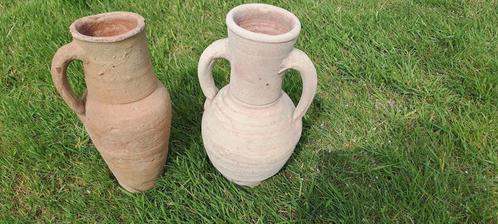 Twee mooie vintage terracotta kruikjes, vorstbestendig., Tuin en Terras, Tuinvazen, Gebruikt, Ophalen