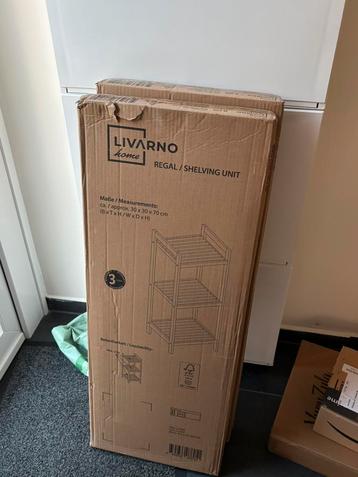 2 etageres livarno dans la boite beschikbaar voor biedingen