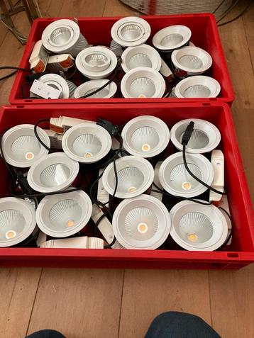 21 stuks ronde inbouwspots led ,met adapters beschikbaar voor biedingen