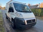 Fiat Ducato met airconditioning, Auto's, Bestelwagens en Lichte vracht, Euro 5, Parkeersensor, Overige bekleding, Wit