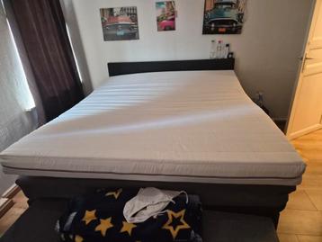 Nieuwe matras 1m80 op 2m of dikke topper  beschikbaar voor biedingen