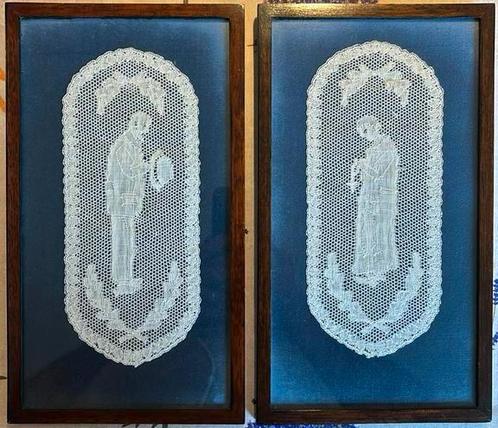 2 figuren in.Brugse kant., Antiek en Kunst, Curiosa en Brocante, Ophalen of Verzenden