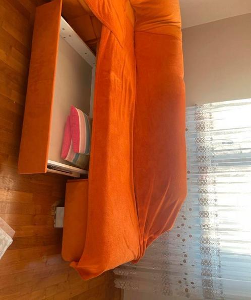 Moderne oranje bank – comfortabel, stijlvol & in topconditie, Huis en Inrichting, Zetels | Zetels, Ophalen