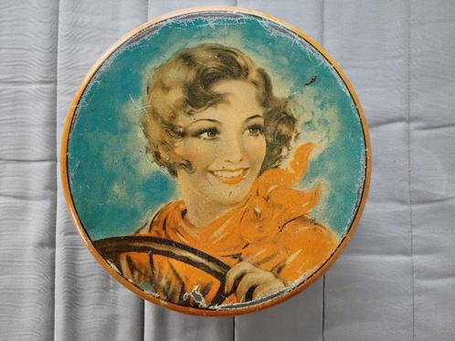 Grote vintage metalen doos - vrouwelijk portret, Verzamelen, Blikken, Gebruikt, Koek(jes), Overige merken, Ophalen