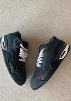 Jordan 4 RM ‘driveway grey’, Ophalen, Zwart, Nike, Zo goed als nieuw