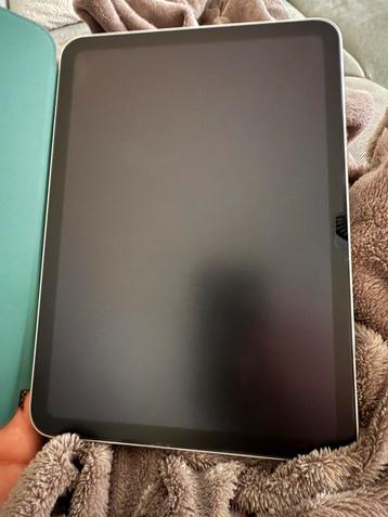Ipad a16 (2025) 128gb zilver + keyboard case/2 extra cases, Ophalen of Verzenden, Zo goed als nieuw, Zilver