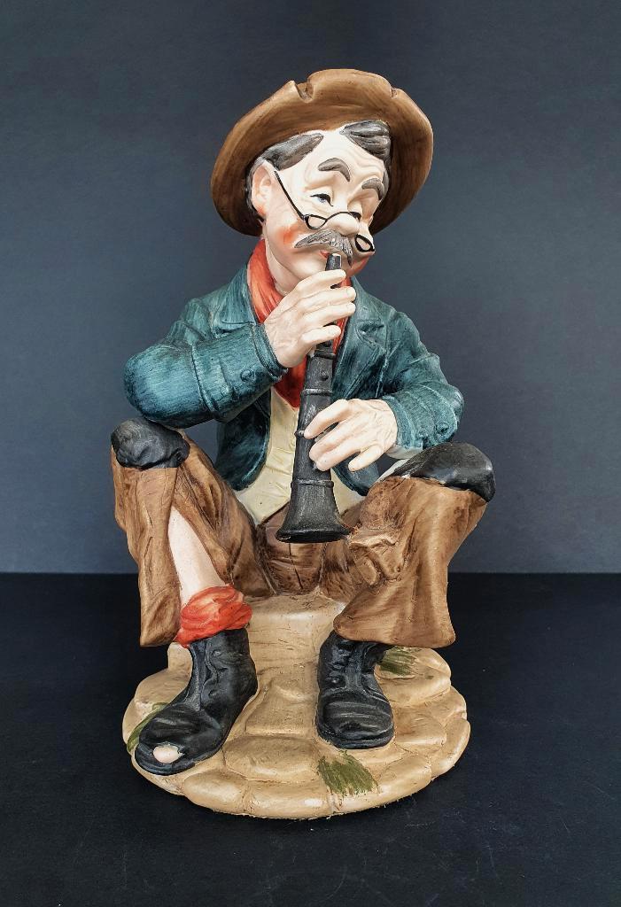 Zéér fijn biscuit beeld van een fluitspeler, Huis en Inrichting, Woonaccessoires | Overige, Zo goed als nieuw, Ophalen of Verzenden