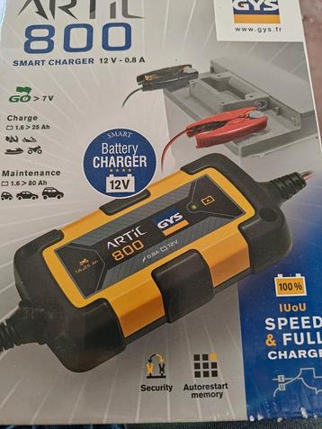 Acculader 12V - 0.8A beschikbaar voor biedingen