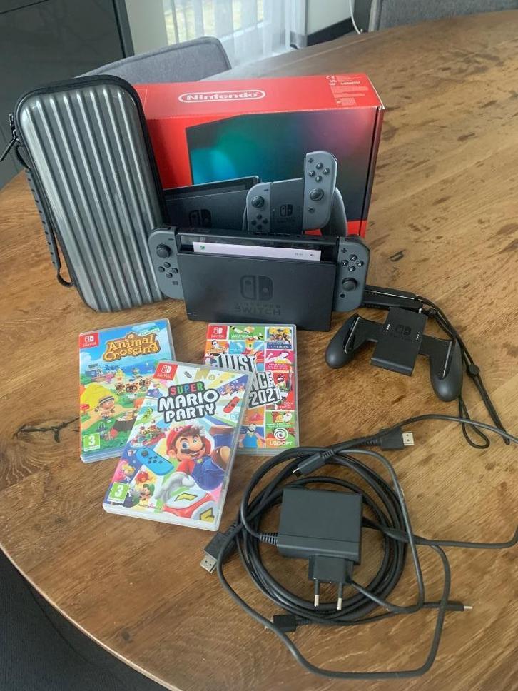 Nintendo Switch met doos, Games en Spelcomputers, Spelcomputers | Nintendo Switch, Gebruikt, Switch Original, Met games, Ophalen