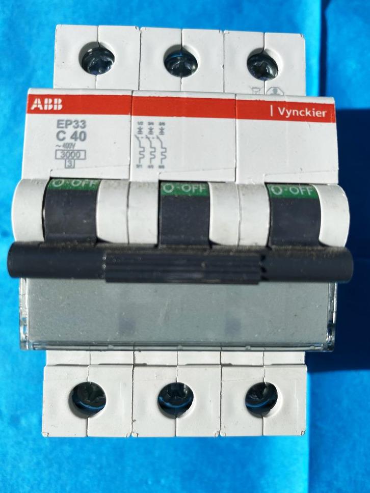 elektrisch installatiemateriaal : zekeringen en verliestroom, Diensten en Vakmensen, Elektriciens, Garantie