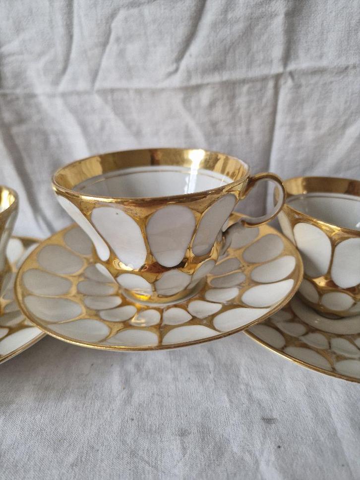 Ensemble trio vintage en porcelaine blanche et dorée, Antiquités & Art, Antiquités | Porcelaine, Enlèvement ou Envoi