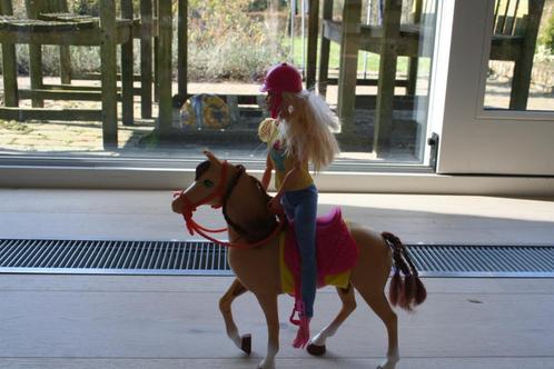 Barbie pop + kind met paard & pony, Kinderen en Baby's, Speelgoed | Poppen, Zo goed als nieuw, Barbie, Ophalen