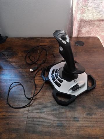 Logitech Extreme 3D Pro, Online, 1 joueur, À partir de 7 ans, Comme neuf