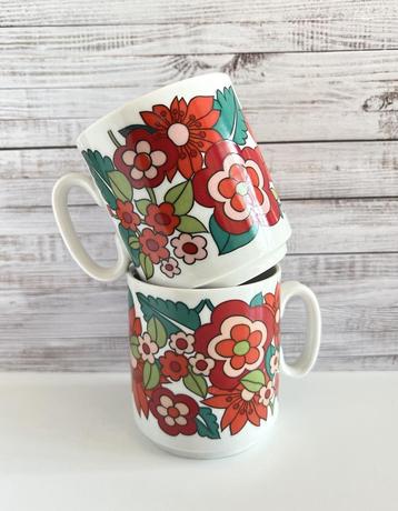 Lot de 2 tasses fleuries dans les tons rouges Bavaria beschikbaar voor biedingen