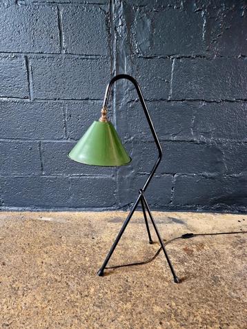 Lampe sur pied tripode industrielle, 1950 beschikbaar voor biedingen