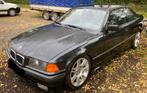 BMW318 is een voorouder te koop of te ruilen zie advertentie, Auto's, Achterwielaandrijving, Lederen bekleding, Zwart, Zwart