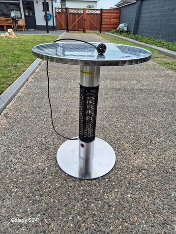 Terrastafel met verwarming beschikbaar voor biedingen
