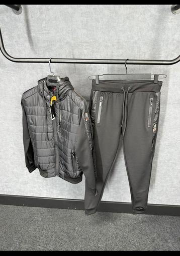 Para j. trainingspak  beschikbaar voor biedingen