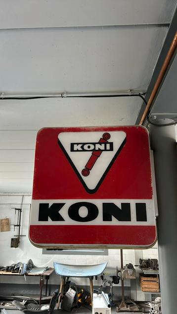 Grote Koni Lichtreclame beschikbaar voor biedingen