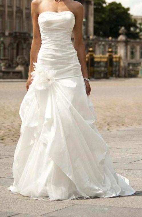 Belle robe de mariée de Linea Raffaelli, Vêtements | Femmes, Vêtements de mariage & Accessoires de mariage, Comme neuf, Robe de mariée