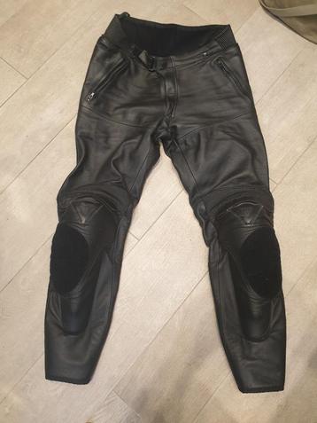 Dainese motobroek (leder) beschikbaar voor biedingen