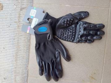 Massagehandschoenen beschikbaar voor biedingen