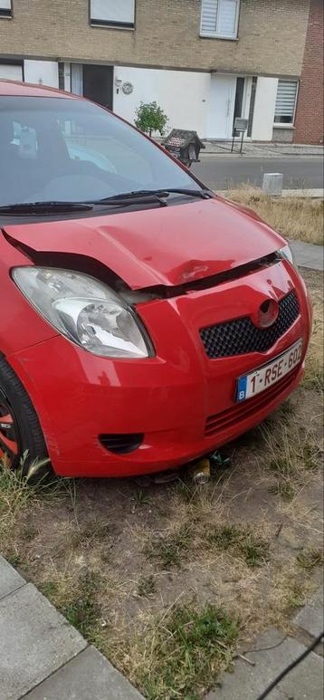 Toyota yaris turbo diesel ongeval, Rouge, Enlèvement ou Envoi, Boîte manuelle, Diesel