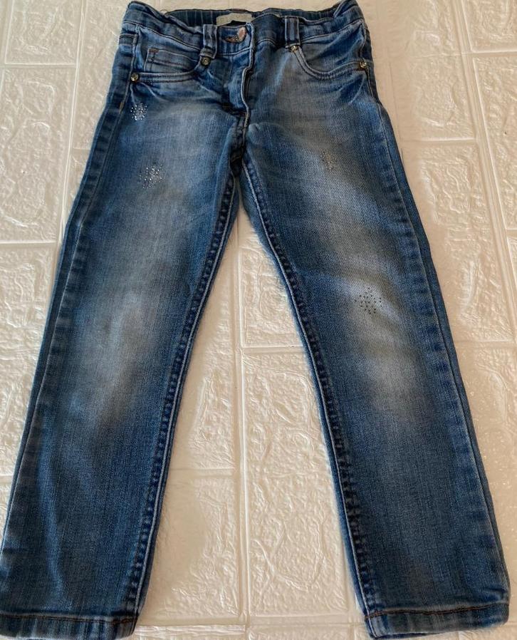 Elsy jeansbroekje - maat 104/ 4 jaar met strass-nieuwstaat, Kinderen en Baby's, Kinderkleding | Maat 104, Zo goed als nieuw, Meisje