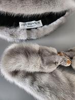 Heel mooi nerts sjaal en hoedje van jeurissen in Hasselt, Antiek en Kunst, Antiek | Kleding en Textiel, Ophalen, Dames