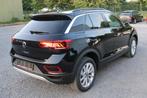 Volkswagen T-Roc 1.5TSI LIMITED IQ LIGHT *IN STOCK* CAMERA A, Automaat, Zwart, Bedrijf, SUV of Terreinwagen