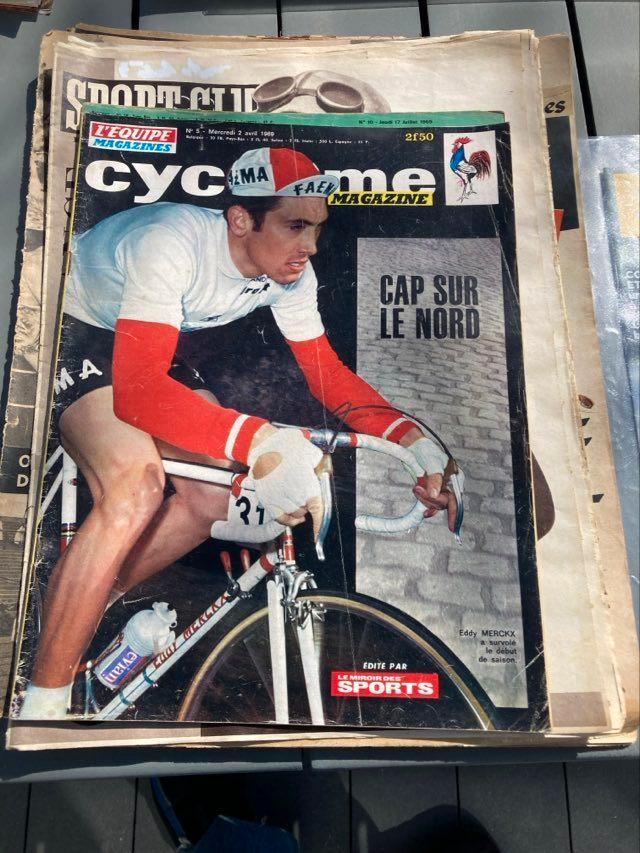 lot de 30 anciennes revues ,Posters divers sur le Clyclisme, Verzamelen, Tijdschriften, Kranten en Knipsels, Tijdschrift, Ophalen of Verzenden