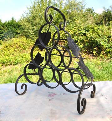 porte bouteille en fer forgé pour 6 bouteilles  beschikbaar voor biedingen